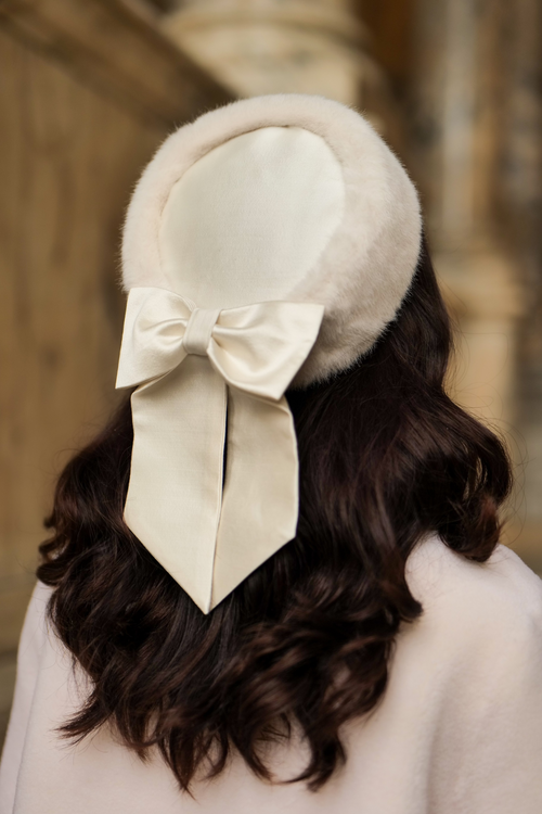 'Wonderland' Pillbox Hat with Silk Bow in Bianco